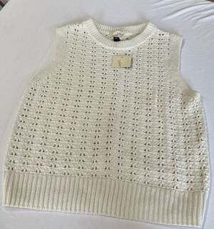 Goods Co. Cream Pointelle Crochet Sweater Vest
F1-4